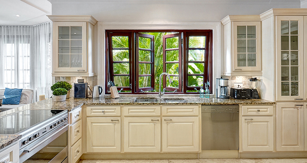 Claridges 6 - Well Equipped Kitchen