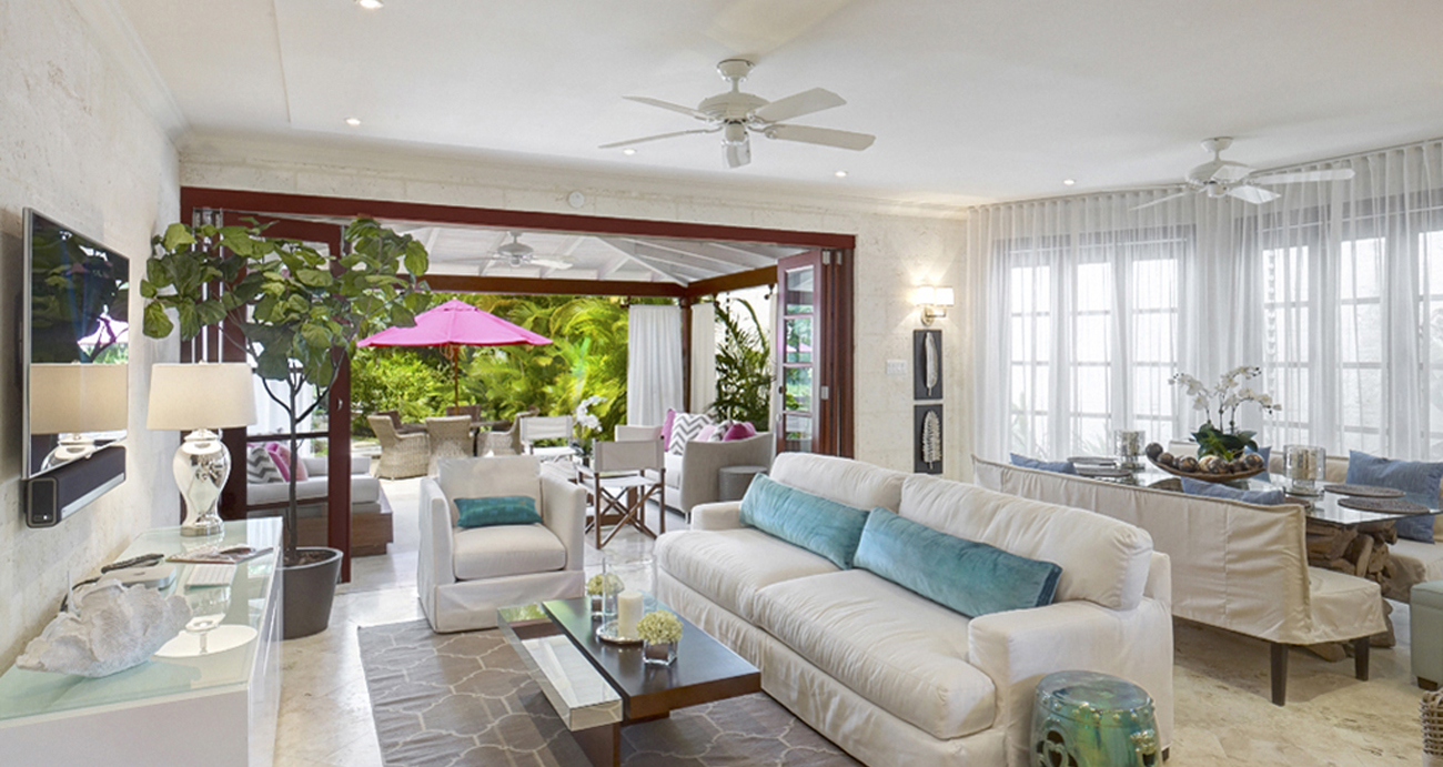 Claridges 6 - Spacious Living Room