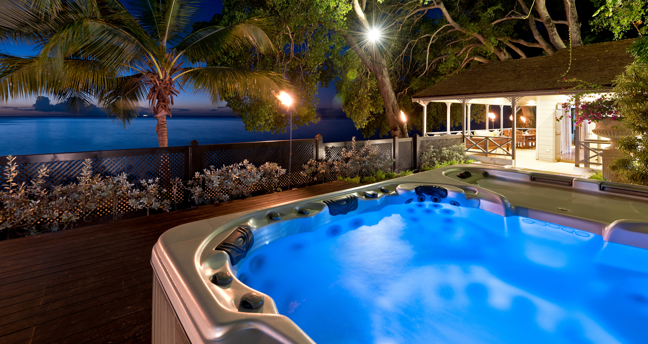 La Lune - Gorgeous Jacuzzi at Night